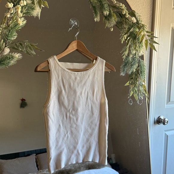 Bebe Sweater Tank w Open Back - Picture 4 of 4